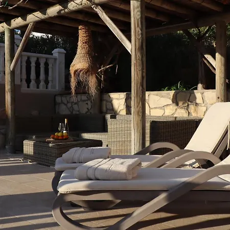 فيلة Casa Deusueno